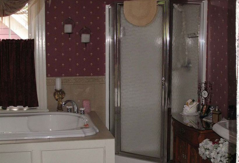 The Sleigh Maker Inn Bed And Breakfast