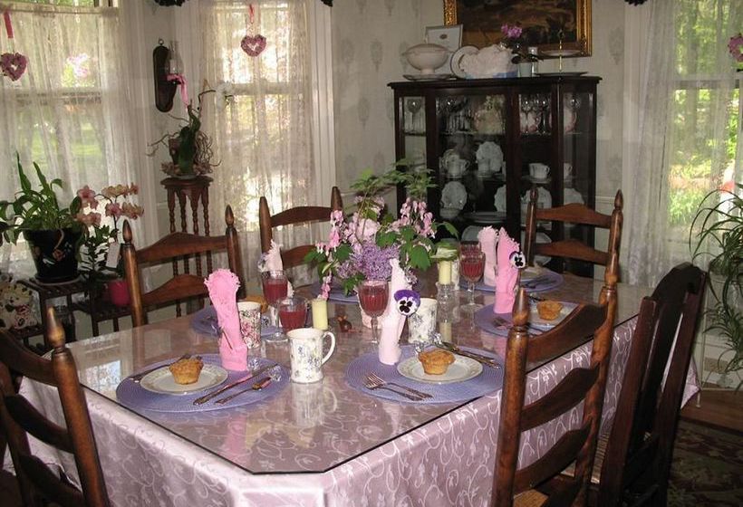The Sleigh Maker Inn Bed And Breakfast