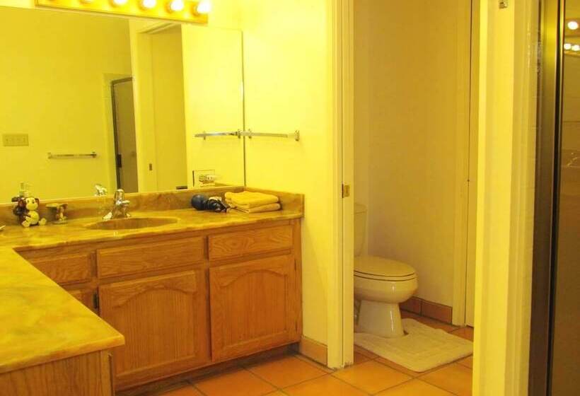 Topanga Canyon Inn Bed And Breakfast