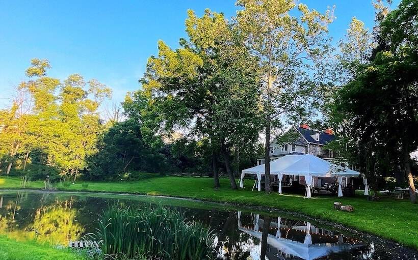 Wayside Inn Bed And Breakfast