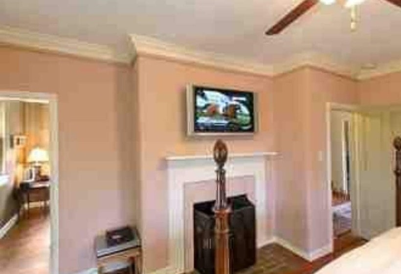 Wayside Inn Bed And Breakfast