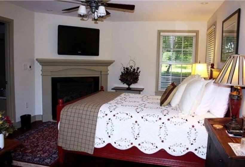 Wayside Inn Bed And Breakfast