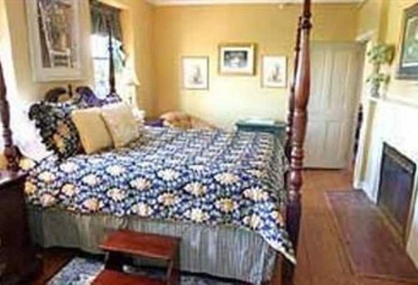 Wayside Inn Bed And Breakfast