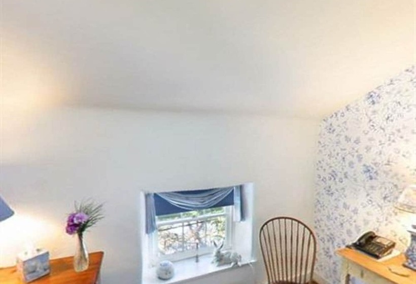 Wayside Inn Bed And Breakfast