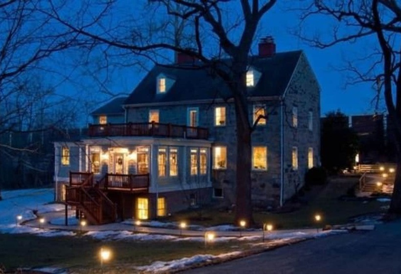Wayside Inn Bed And Breakfast