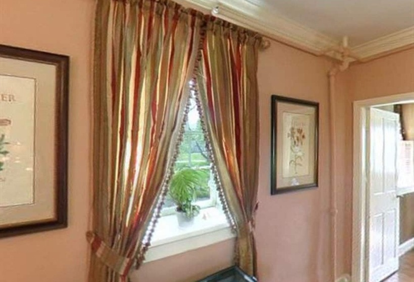 Wayside Inn Bed And Breakfast