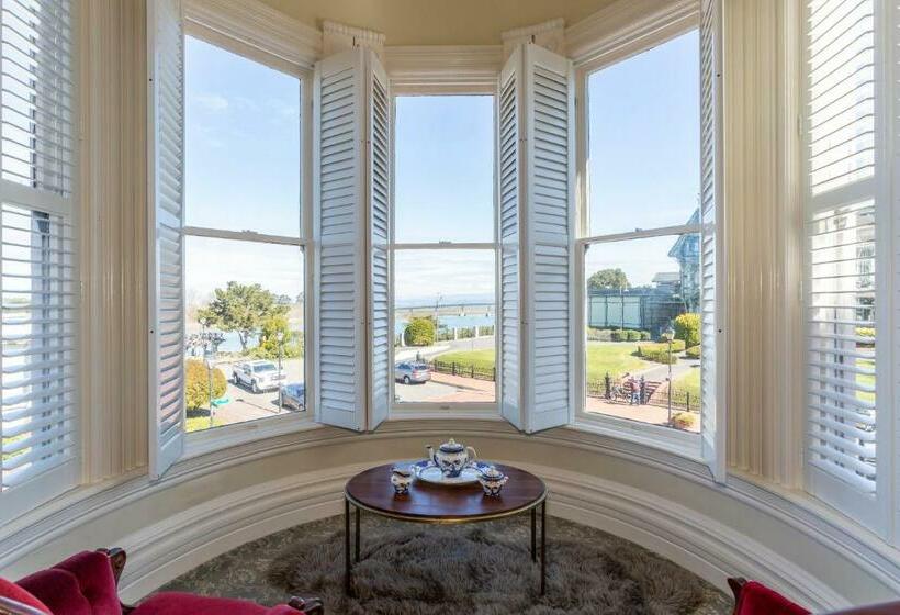 הוסטל Pinc Lady Mansion