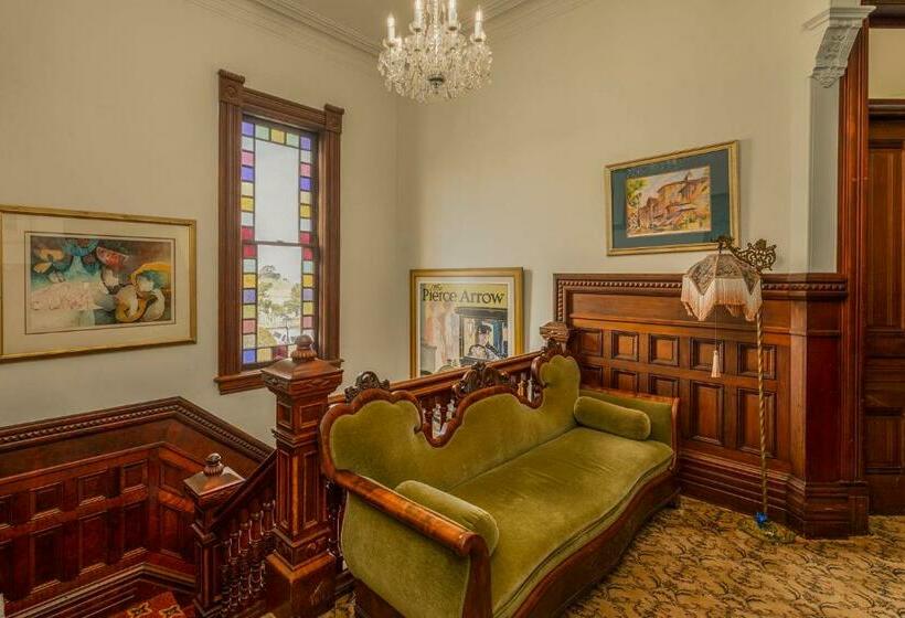 הוסטל Pinc Lady Mansion