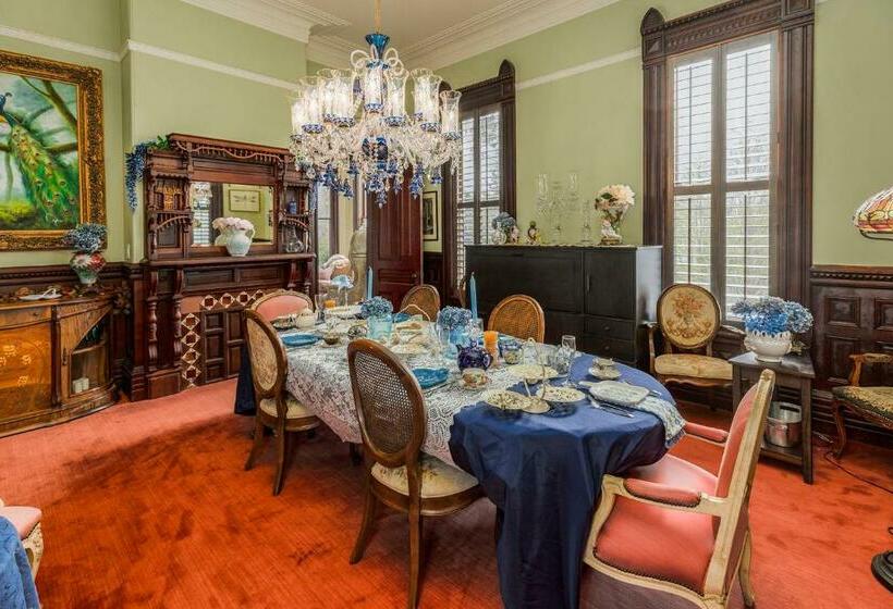 הוסטל Pinc Lady Mansion