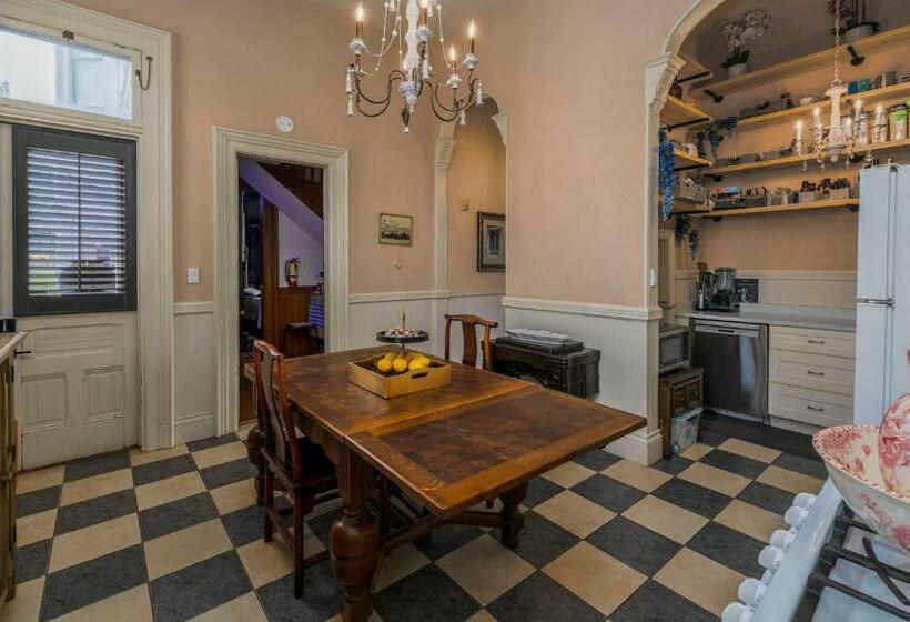 הוסטל Pinc Lady Mansion