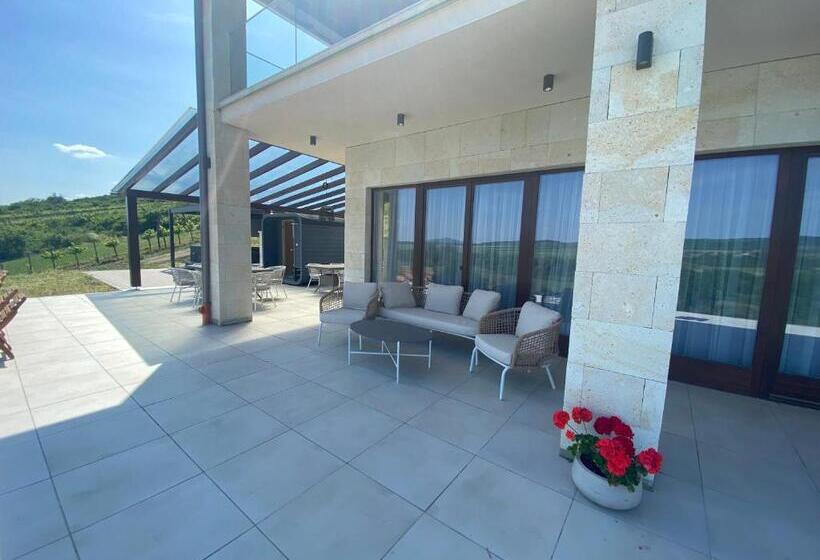 مبيت وإفطار Angyal Villa