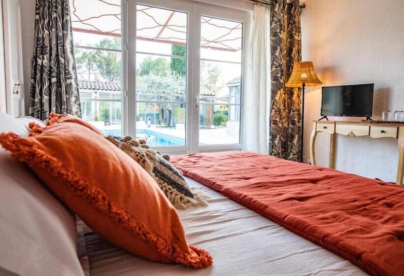 צימר La Bastide Du Mûrier