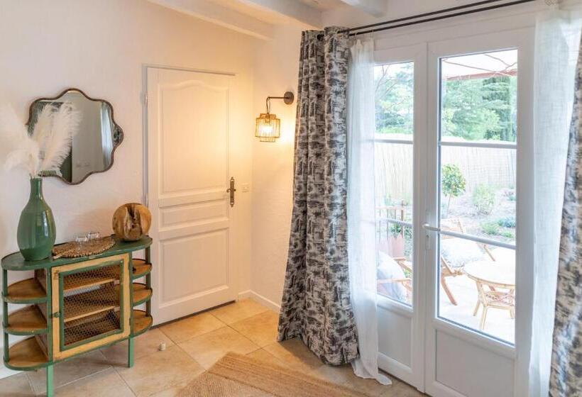 צימר La Bastide Du Mûrier