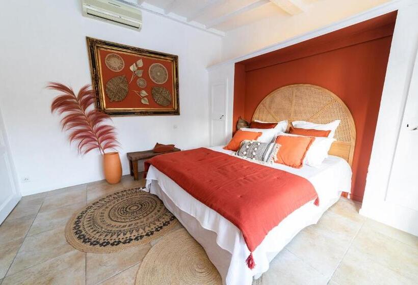 צימר La Bastide Du Mûrier