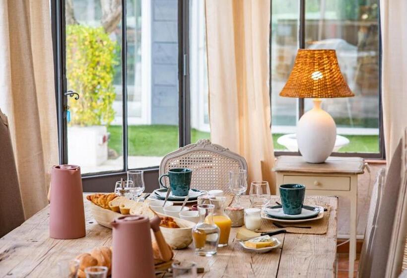 צימר La Bastide Du Mûrier