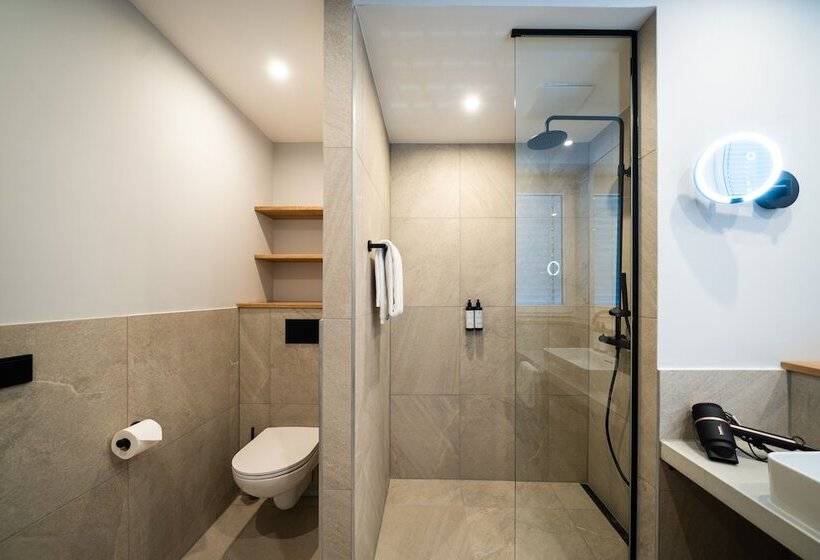 Black F Tower   Serviced Apartments