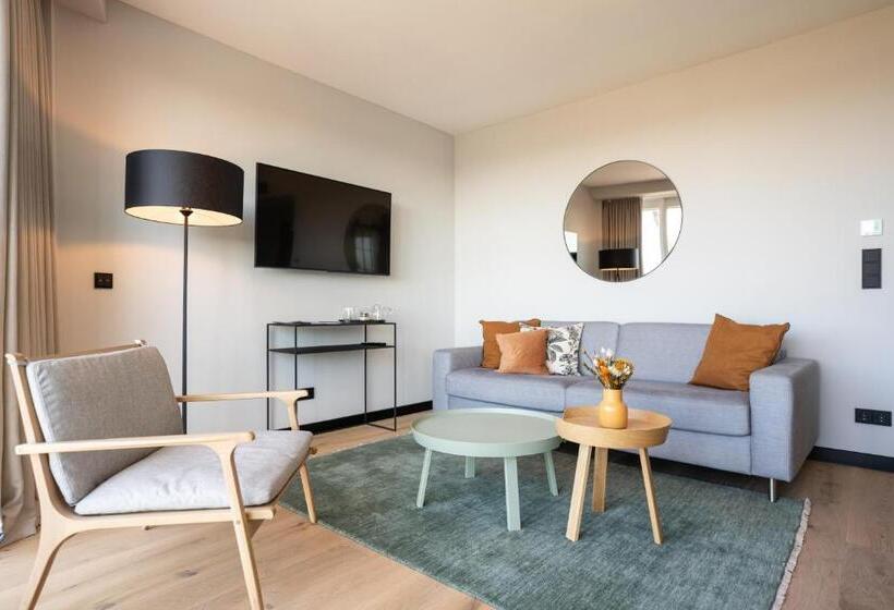 Black F Tower   Serviced Apartments