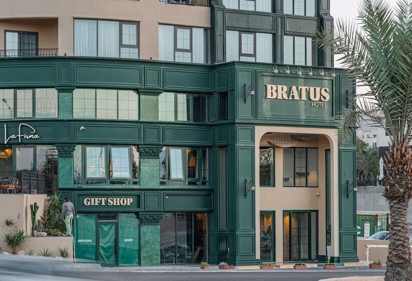 هتل Bratus