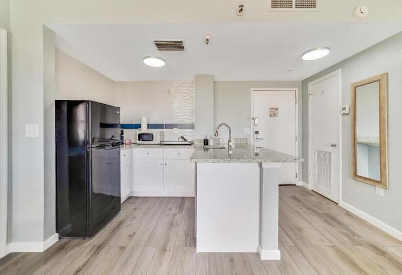 Fabulous Resort Condo With Heated Pool!