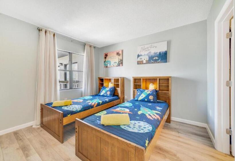 Fabulous Resort Condo With Heated Pool!