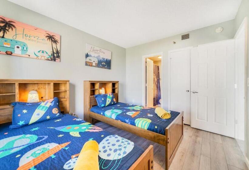 Fabulous Resort Condo With Heated Pool!