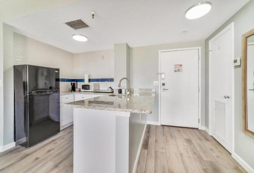 Fabulous Resort Condo With Heated Pool!