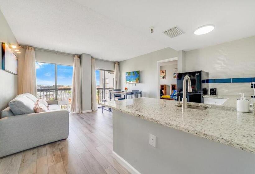 Fabulous Resort Condo With Heated Pool!