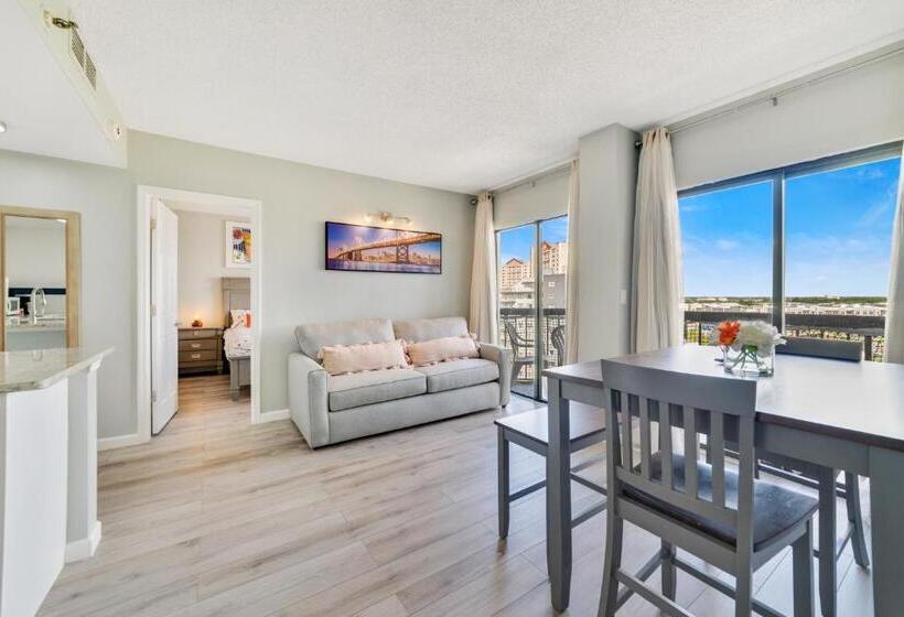 Fabulous Resort Condo With Heated Pool!