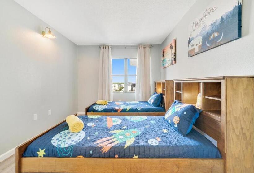 Fabulous Resort Condo With Heated Pool!