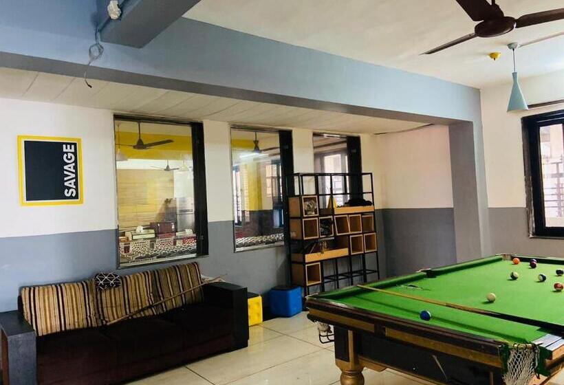 בית מלון כפרי Abuzz Oxfordcaps Agrasen Boys Hostel, Dehradun