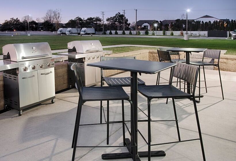 호텔 Candlewood Suites Detroit Sterling Heights, An Ihg