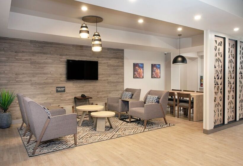 호텔 Candlewood Suites Detroit Sterling Heights, An Ihg