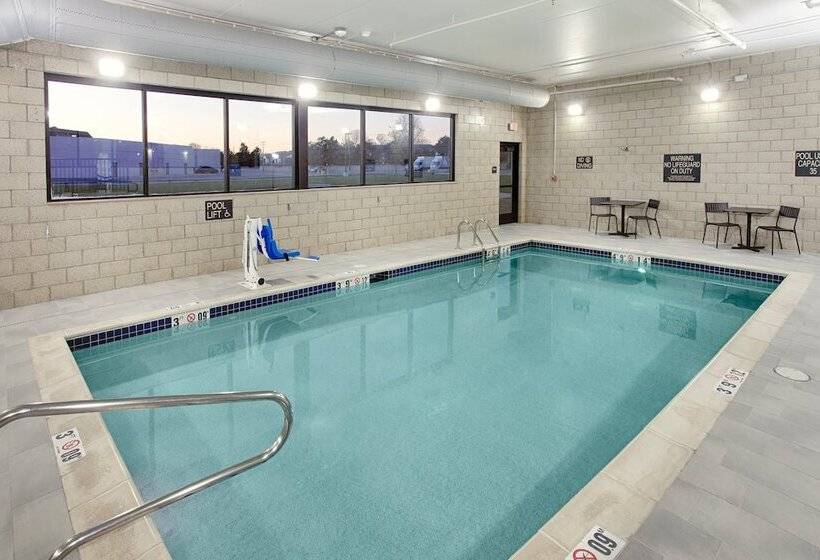 호텔 Candlewood Suites Detroit Sterling Heights, An Ihg