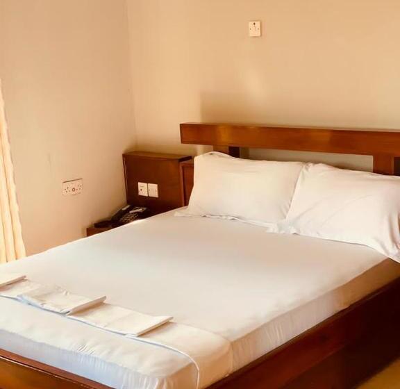 בית מלון כפרי Coast View Resort