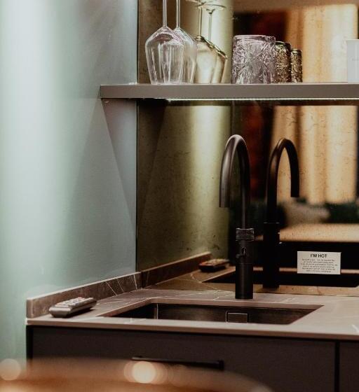 Отель Forty Seven