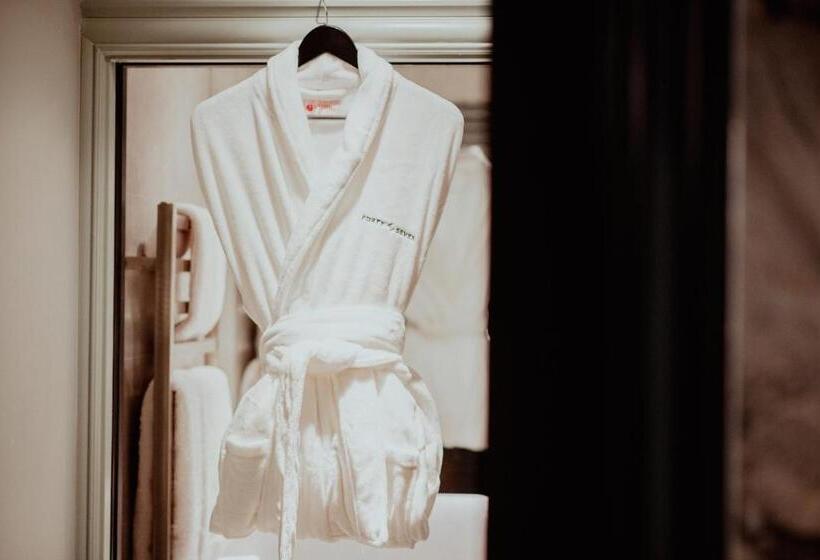 Отель Forty Seven