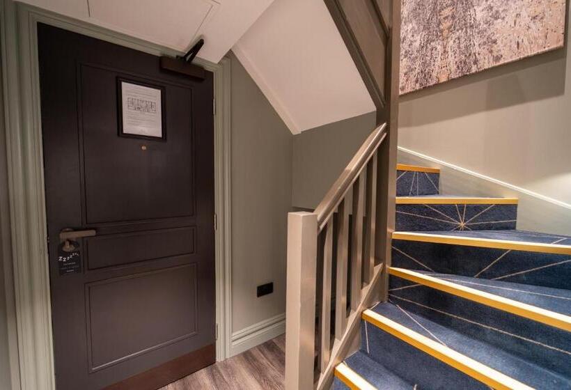 Отель Forty Seven