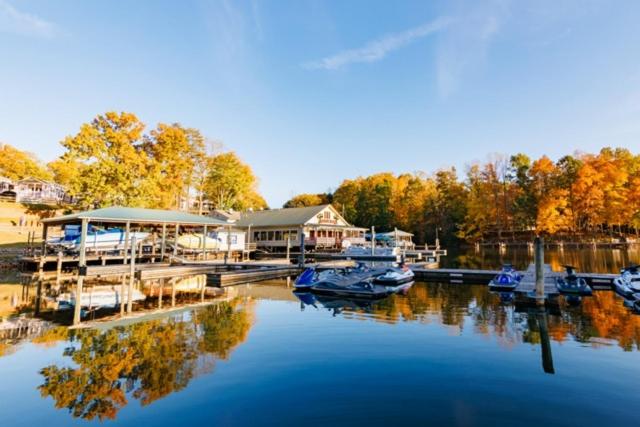 酒店 Halesford Harbour Resort   Smith Mountain Lake