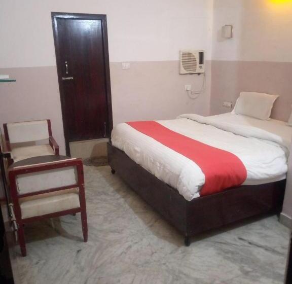 Отель Hotal Royal Mount Inn By Wb Inn