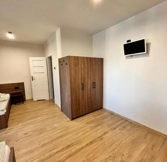 فندق I Restauracja „kristal”