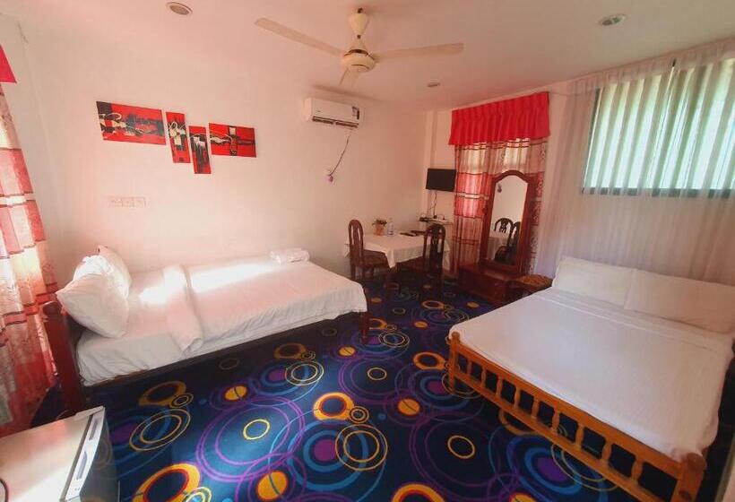 فندق Kolonne Riverside Garden