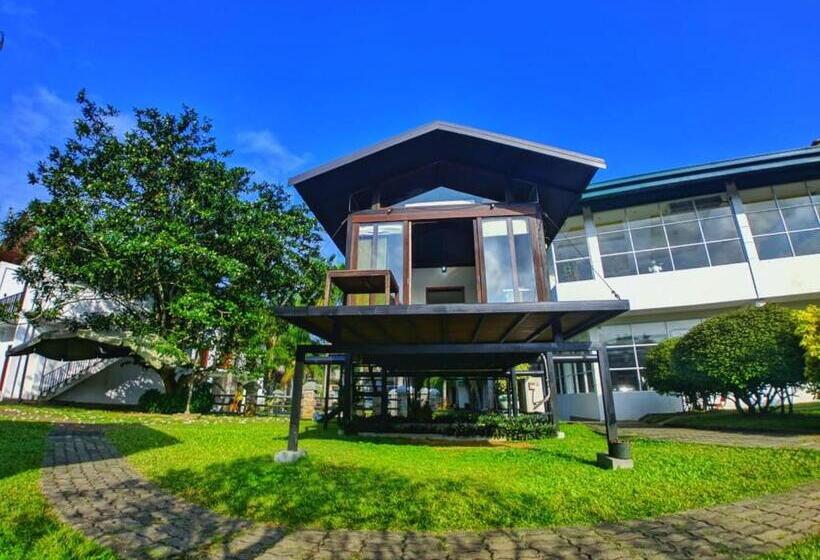 ホテル Kolonne Riverside Garden