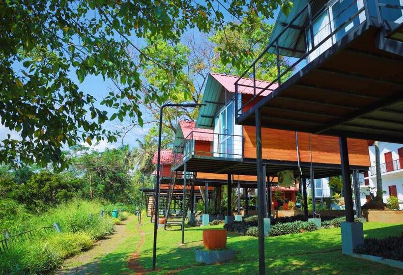 ホテル Kolonne Riverside Garden