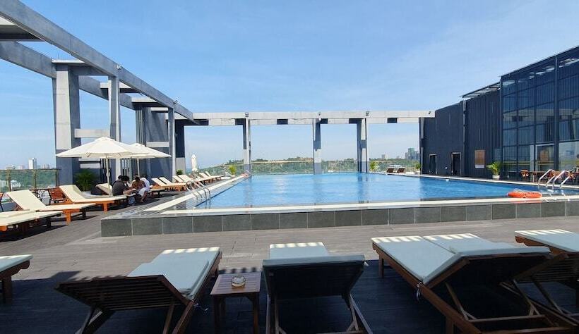 Legend Hotel And Resort