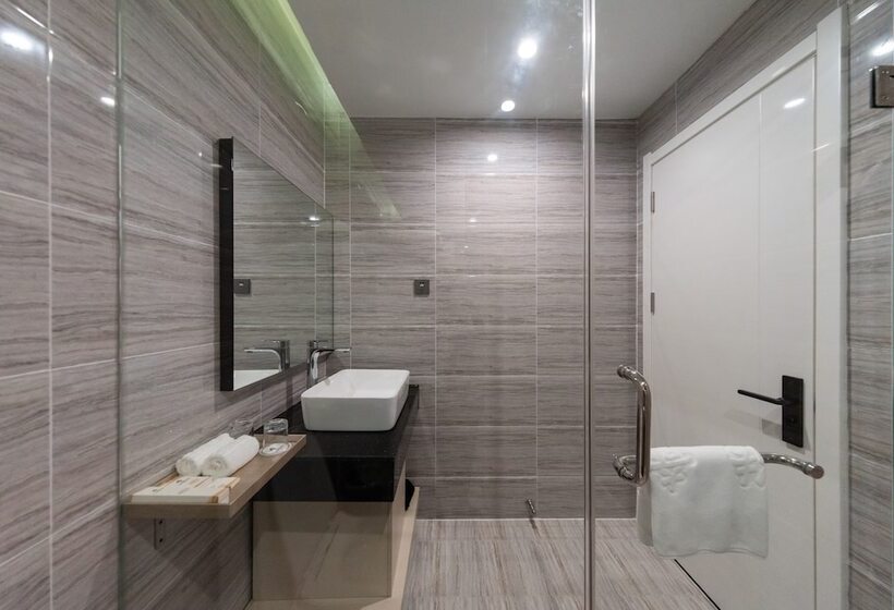 Legend Hotel And Resort