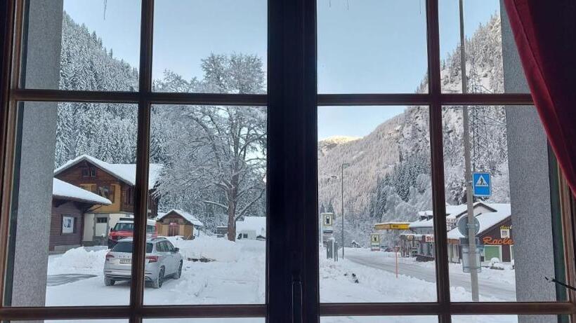 ホテル Les Touristes