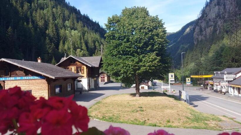 ホテル Les Touristes