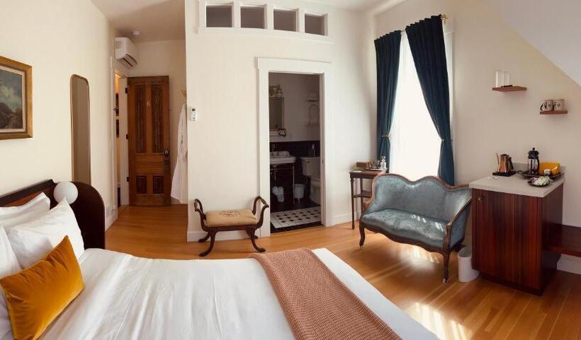 בית מלון כפרי Nicholson House At Beaujolais