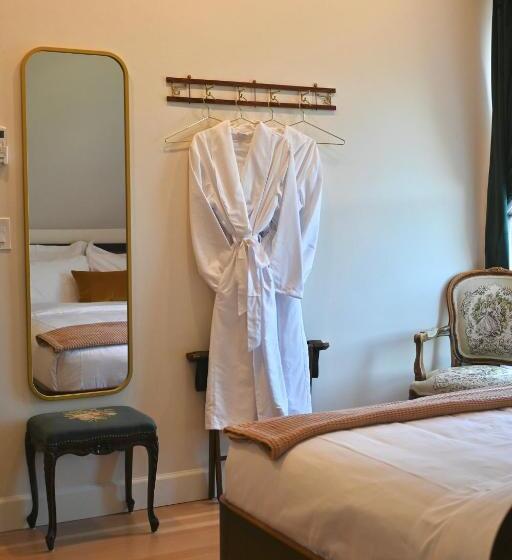 בית מלון כפרי Nicholson House At Beaujolais