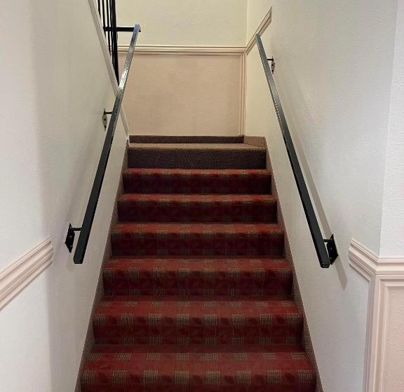 Отель Oquirrh Mountain Inn